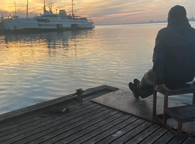 By Sukru Szálloda Adalar