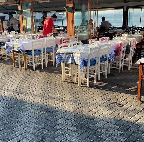 By Sukru Szálloda Adalar