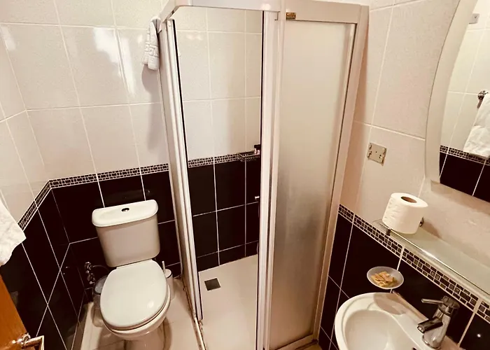 By Sukru Szálloda Adalar