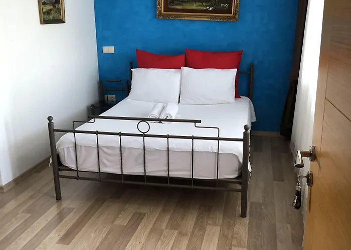 By Sukru Szálloda Adalar