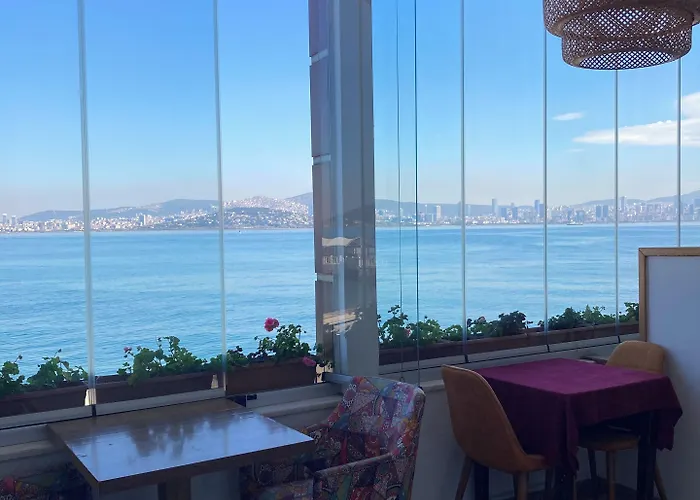 By Sukru Szálloda Adalar