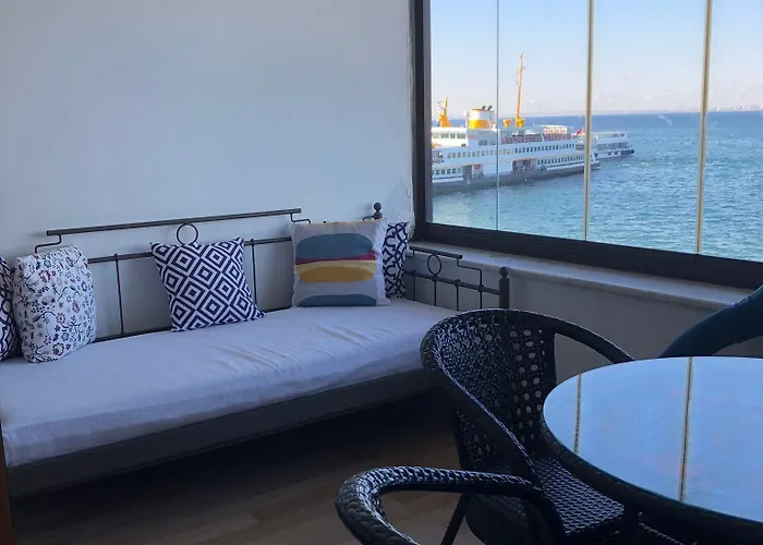 By Sukru Szálloda Adalar